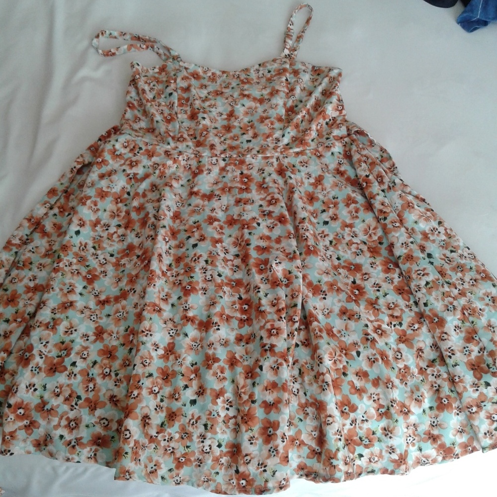 Sundress - Picture 3 of 3